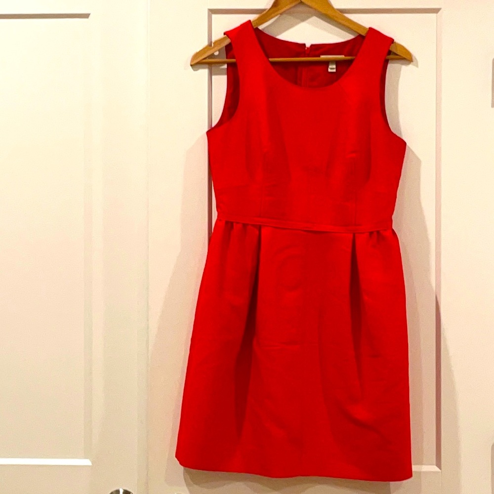 Vibrant red J Crew dress w sweet details like piping in back & pin tucked waist.